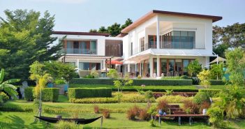 Stunning, Unique Modern Style, Luxurious 5 Bedroom Golf Course Mansion